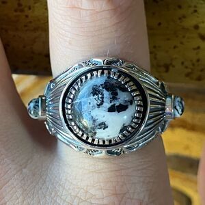 Natural White Buffalo Sterling Silver Men’s Ring Size 12